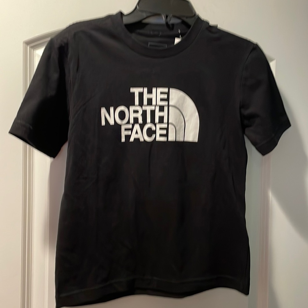 NWT Boys The North Face Black Tee Shirt